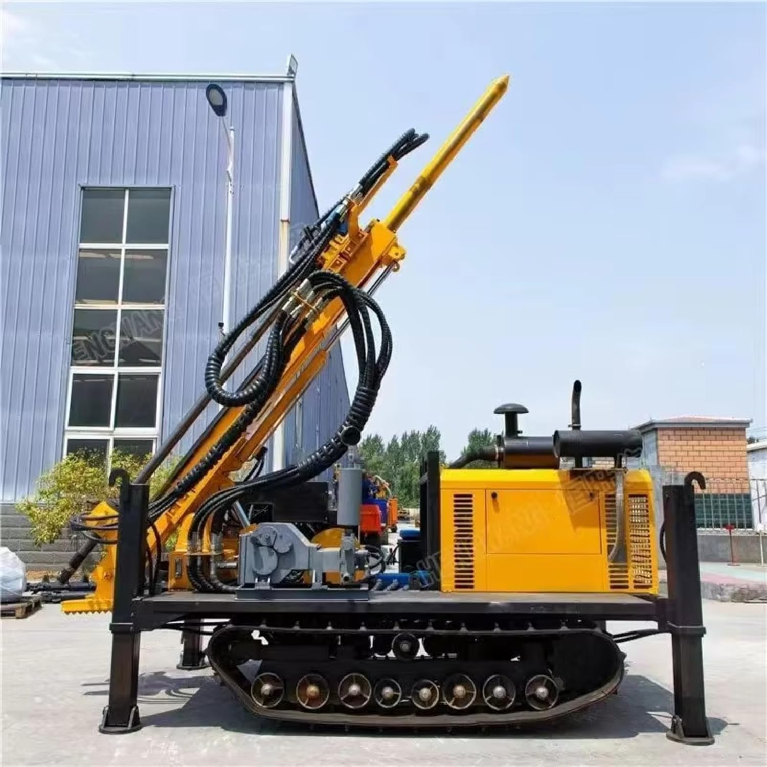 hydraulic borehole drilling rig review,crawler well drilling machine worth it,portable groundwater drilling rig pros cons,tracked water well drill vs alternatives,should I buy a hydraulic deep drilling rig,best off-grid water supply drilling equipment performance testing and real-world results